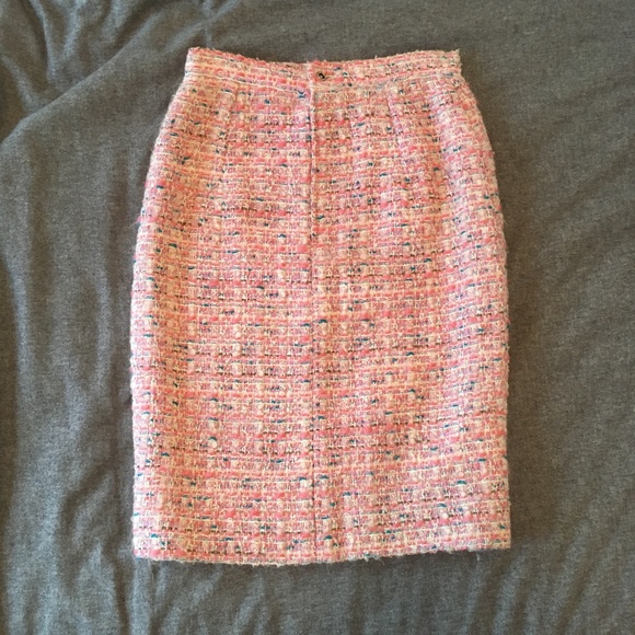 Ungaro Paralléle pink bouclé wool pencil skirt - Picture 2 of 4